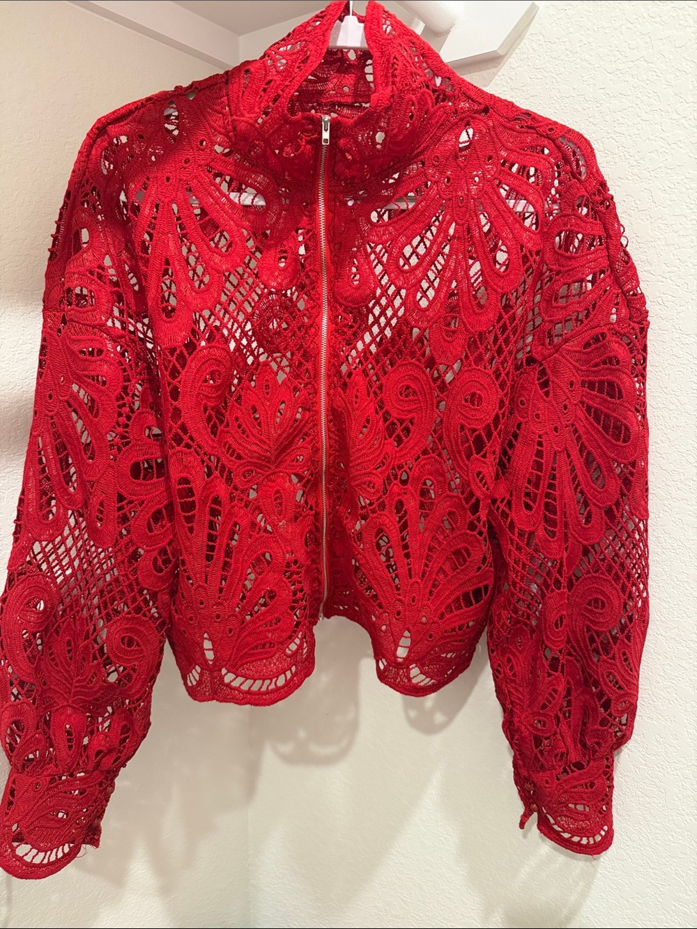 Red Elegant Women's Stand-Up Collar Lace Loose Lantern Long-Sleeved Shirt